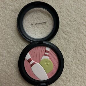 Mac PearlMatte face powder